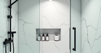 Trouver l’emplacement idéal dans la douche pour une salle de bain contemporaine