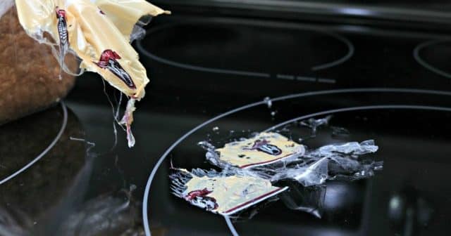 Comment Enlever Du Plastique Fondu Sur Un Poêle En Fonte | AUTOMASITES