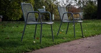 Opter pour les fauteuils de jardin résine tressée : quels avantages ?